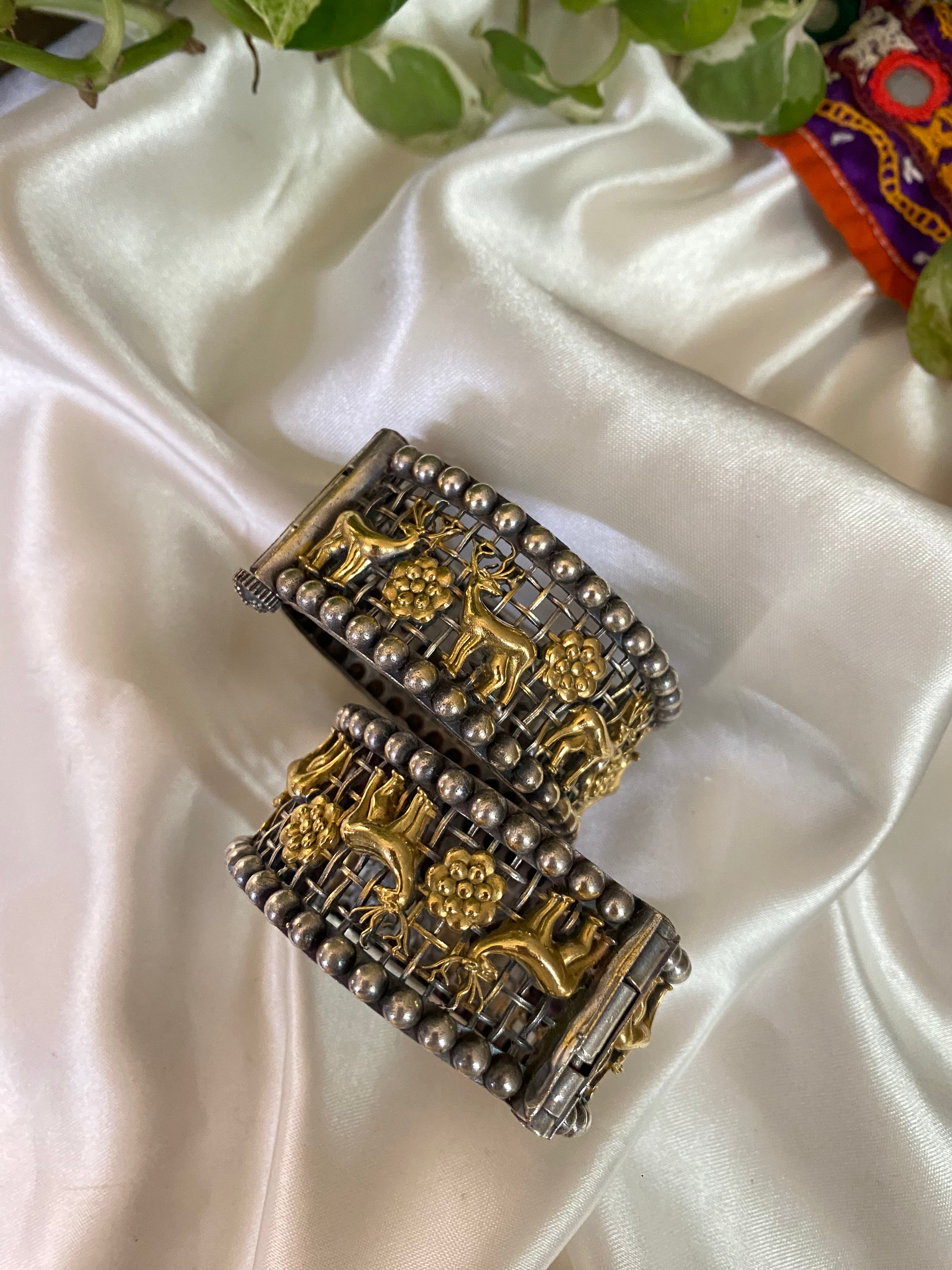 Esha Bangle