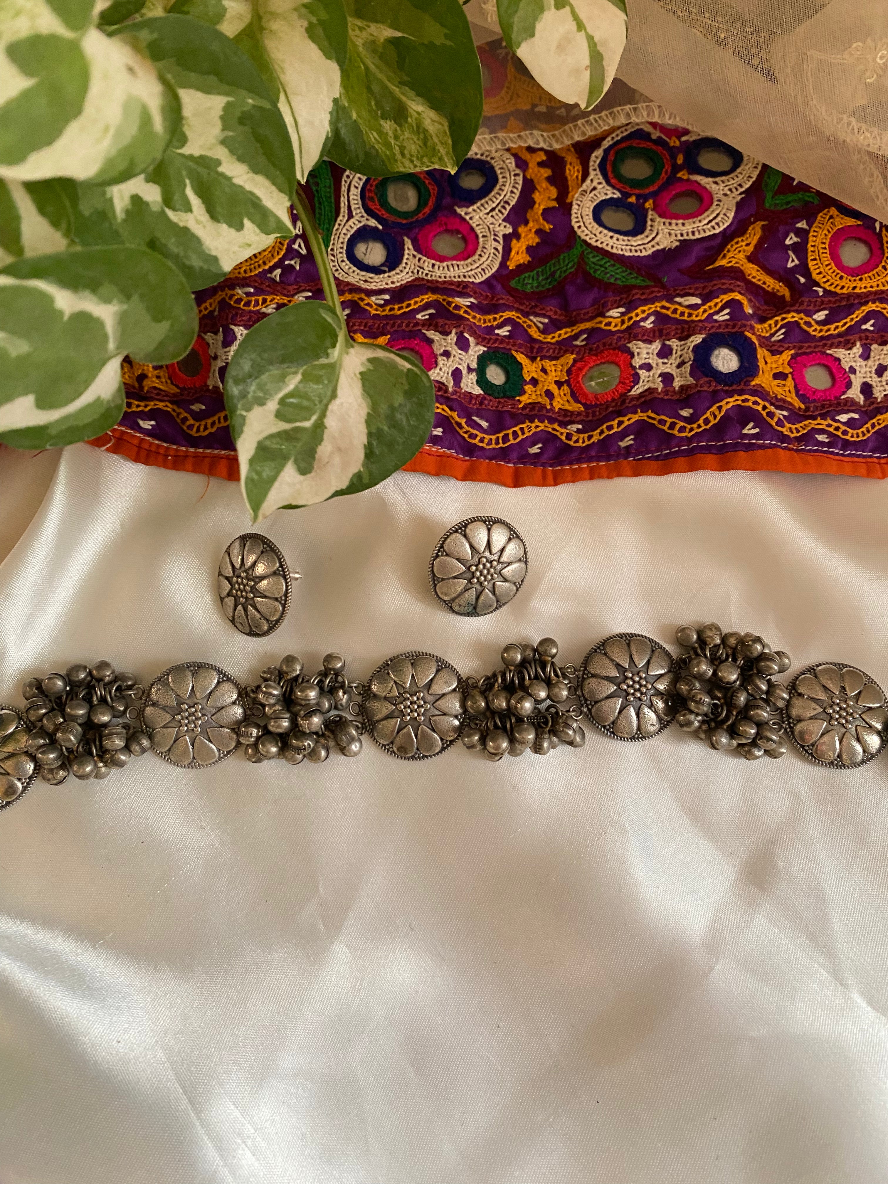 Ghunghru Choker