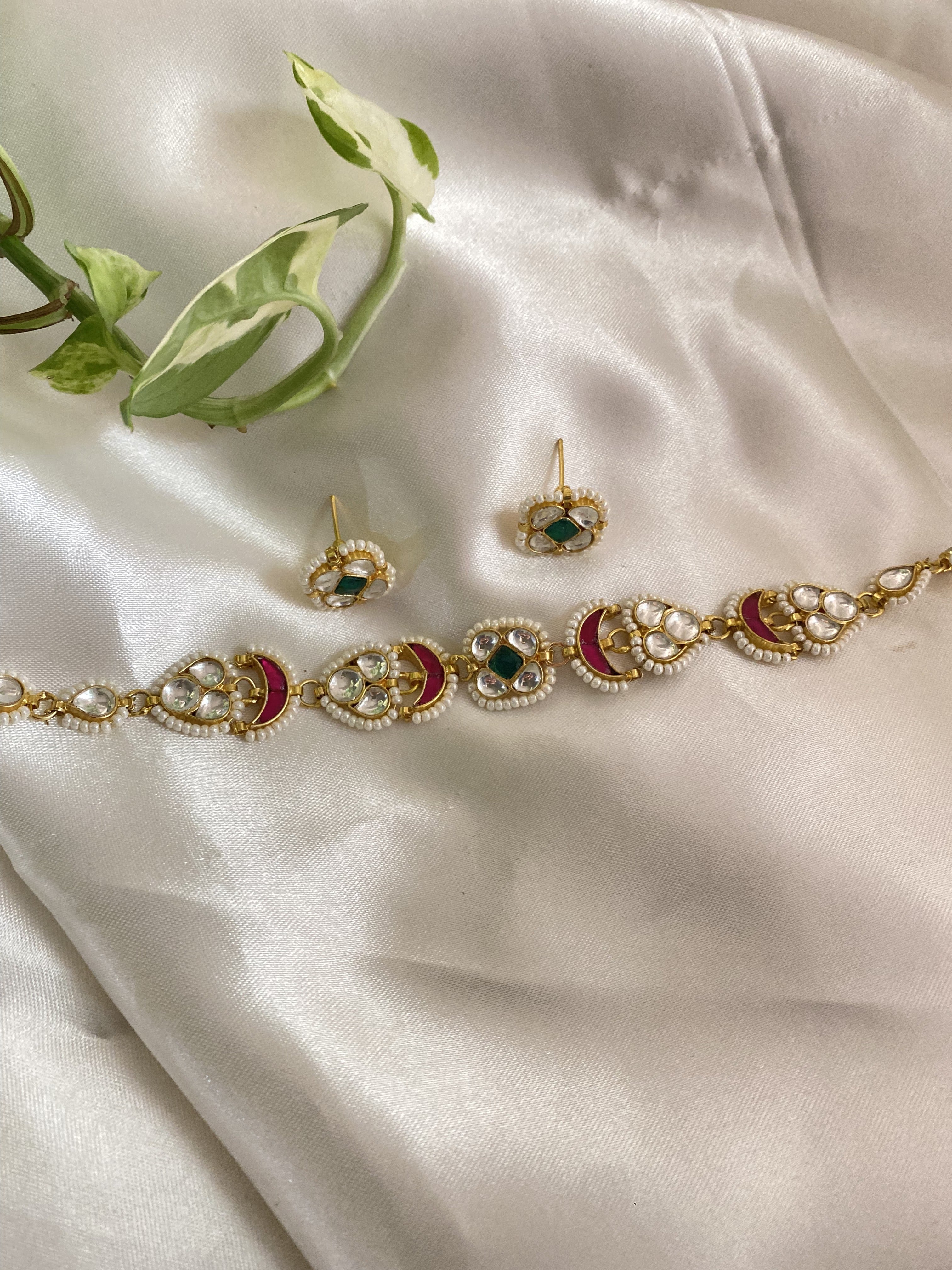 Aniska Kundan Necklace - handcrafted traditional jewellery by Aabhushan Jewellery