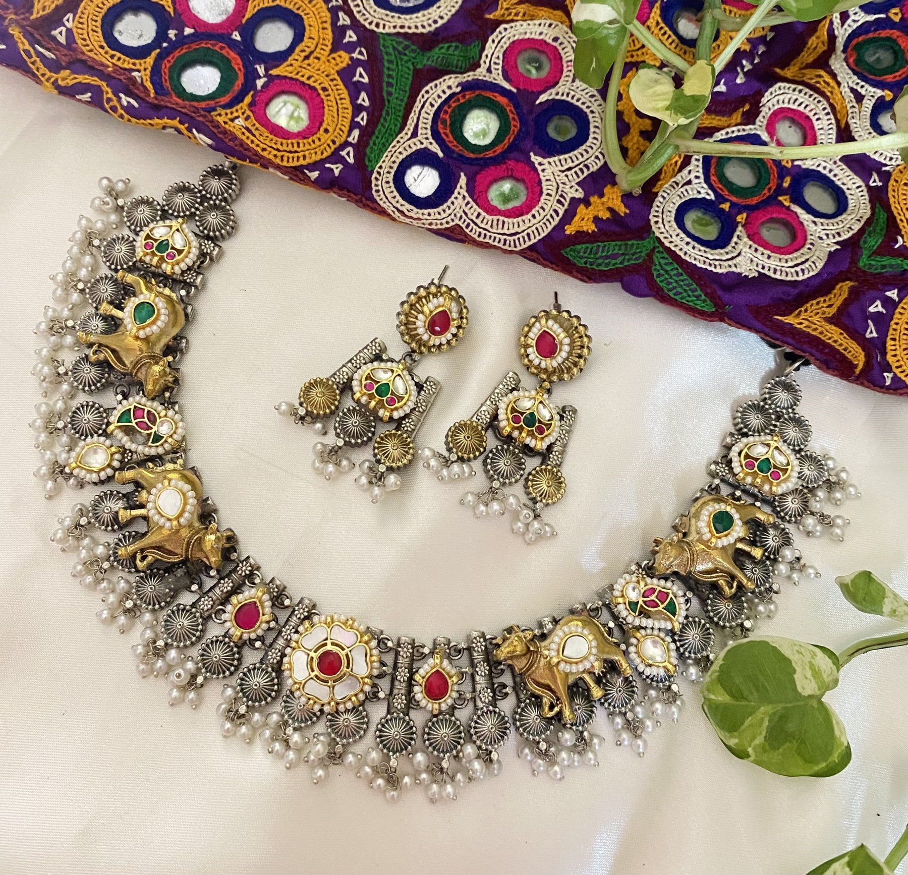 Ashmita Necklace - handcrafted traditional necklace by Aabhushan Jewellery
