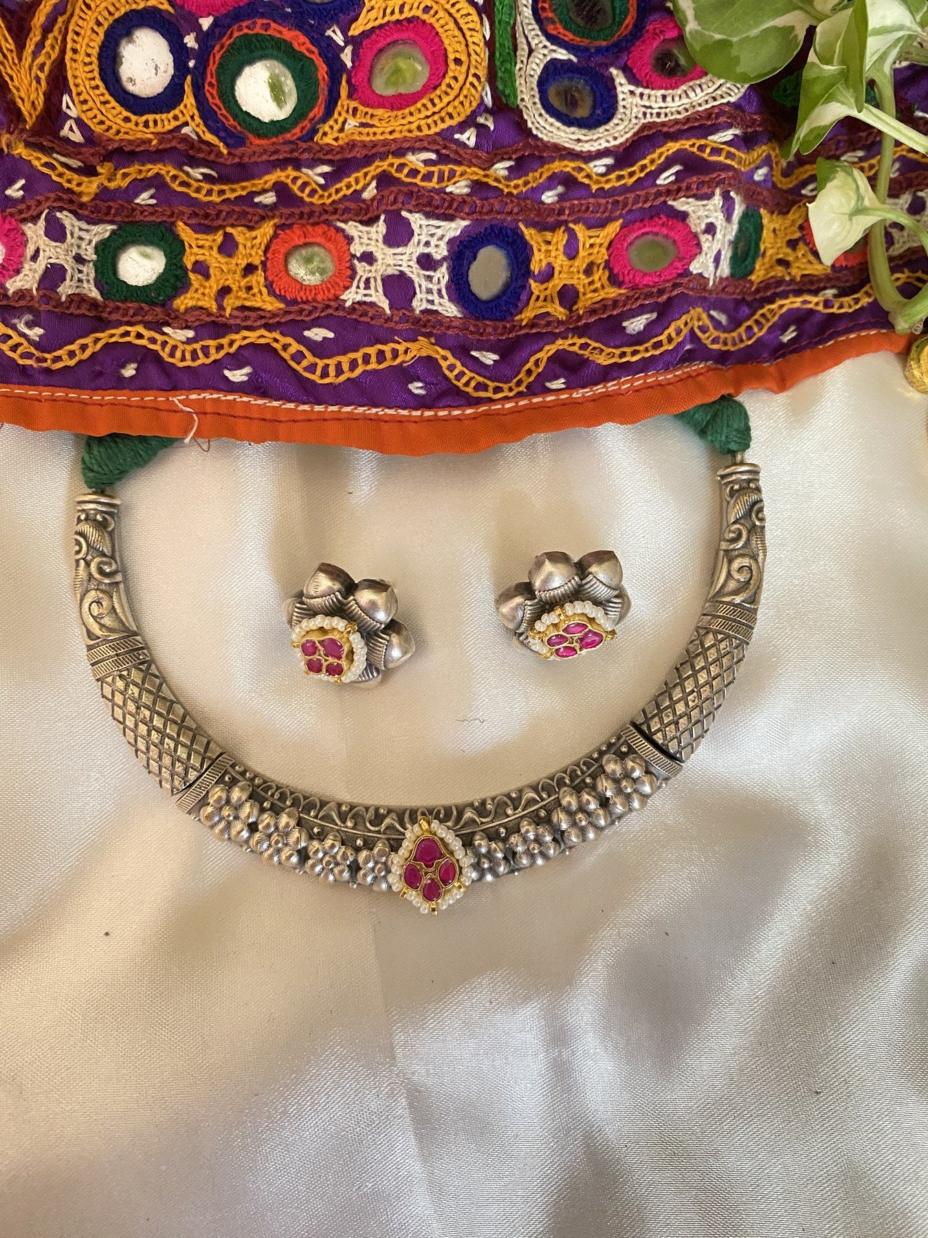 Hrisha Hansli - handcrafted traditional necklace by Aabhushan Jewellery
