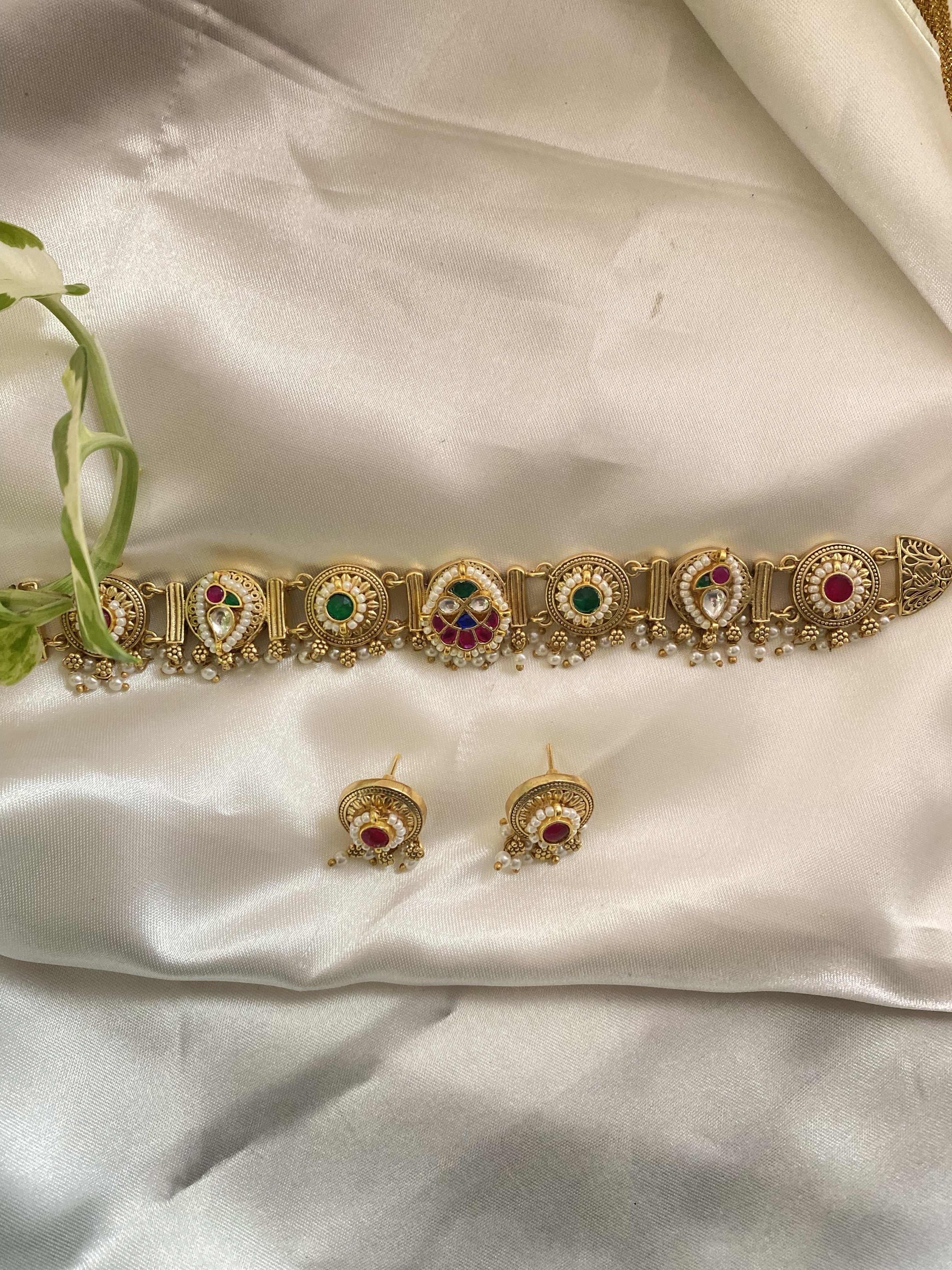 Kasturi Gold Necklace - handcrafted traditional jewellery by Aabhushan Jewellery