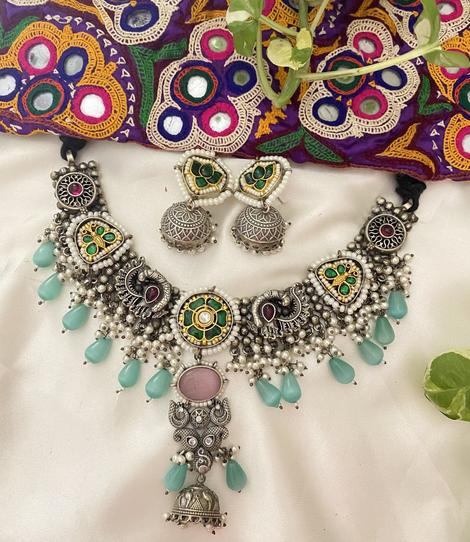 Khushbu Necklace - handcrafted traditional necklace by Aabhushan Jewellery (view 3)