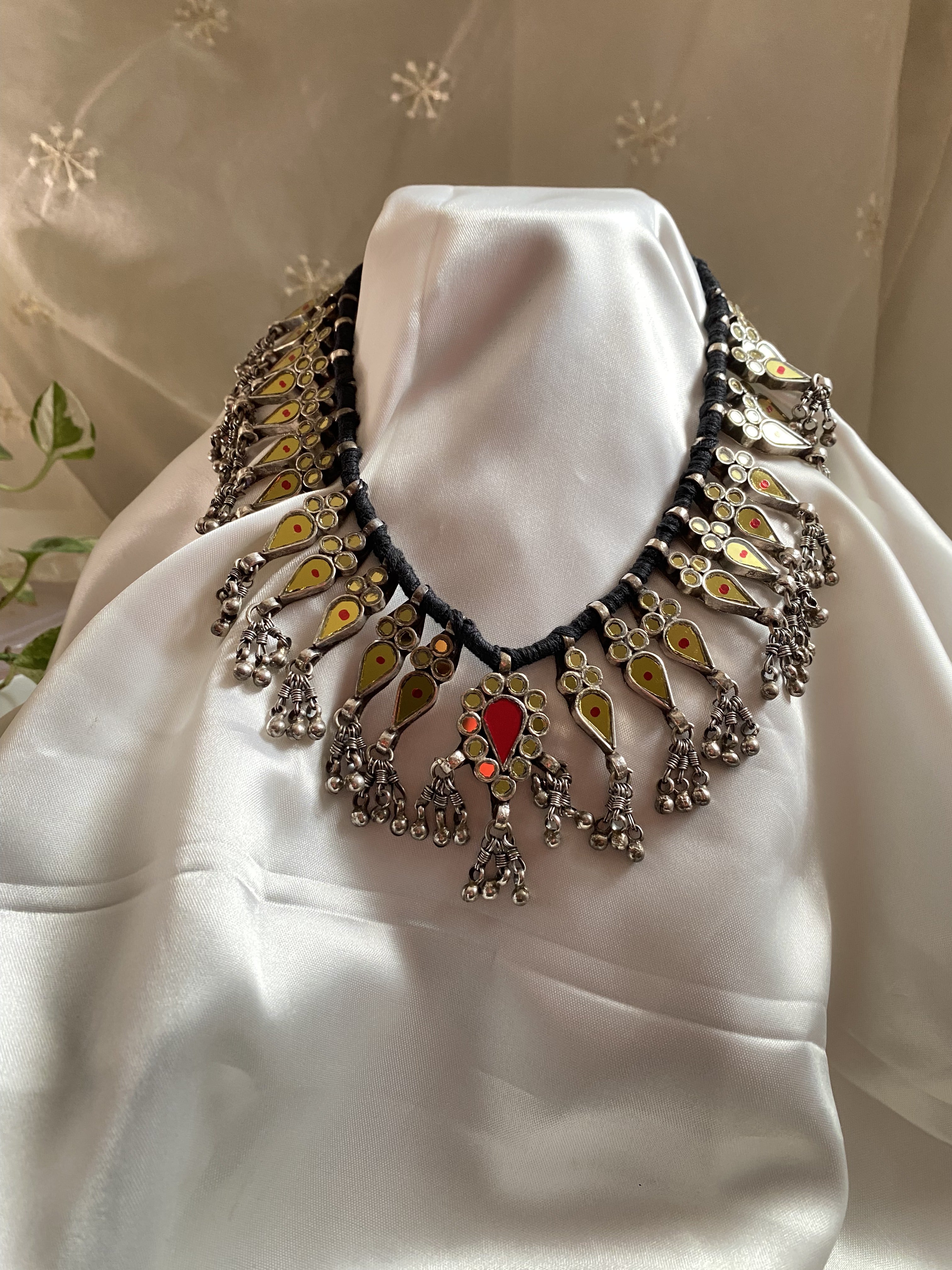 Kritha Glass Necklace - handcrafted traditional jewellery by Aabhushan Jewellery