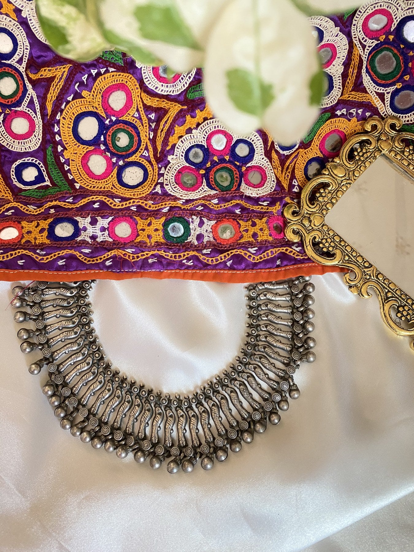 Mausmi Vintage Necklace - handcrafted traditional necklace by Aabhushan Jewellery