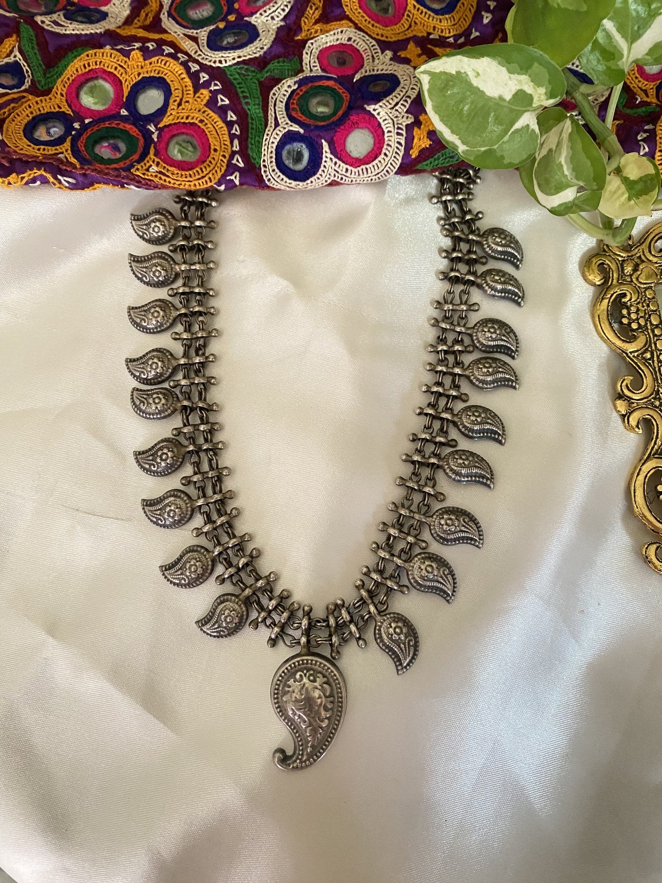 Prachi Vintage Necklace - handcrafted traditional necklace by Aabhushan Jewellery