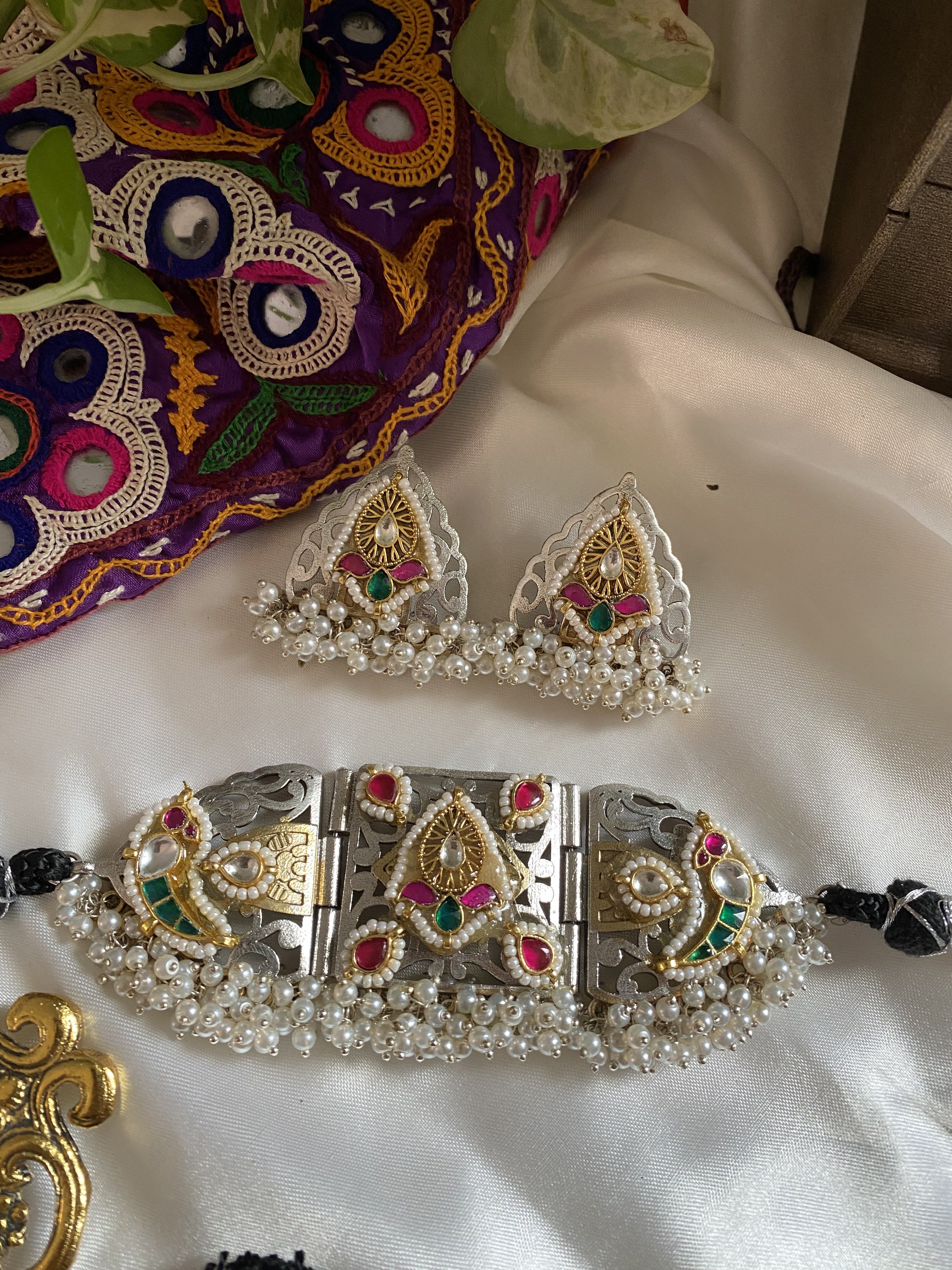 Surbhi Choker - handcrafted traditional jewellery by Aabhushan Jewellery
